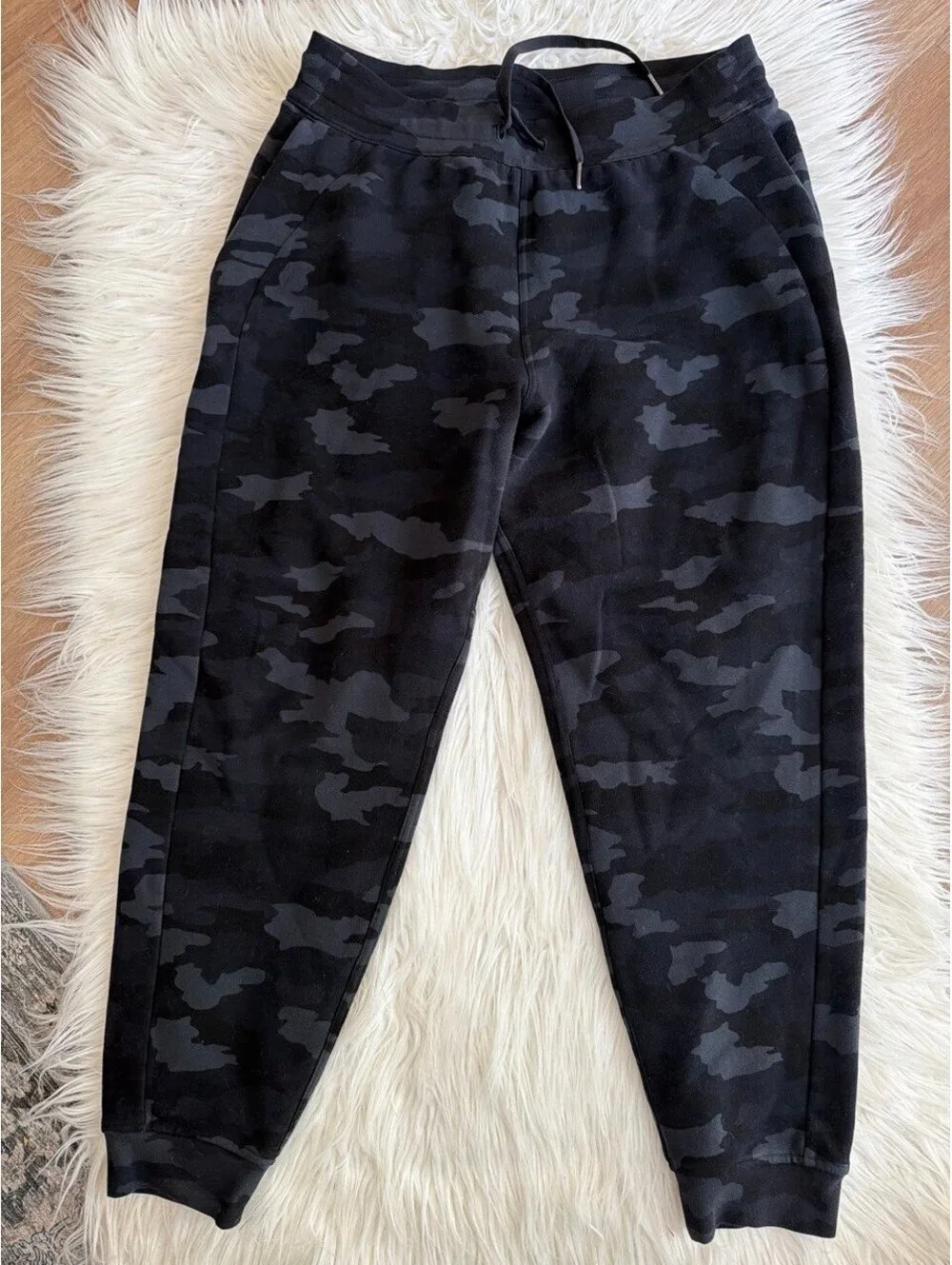 Lululemon Scuba High-Rise Jogger 7/8 size 12